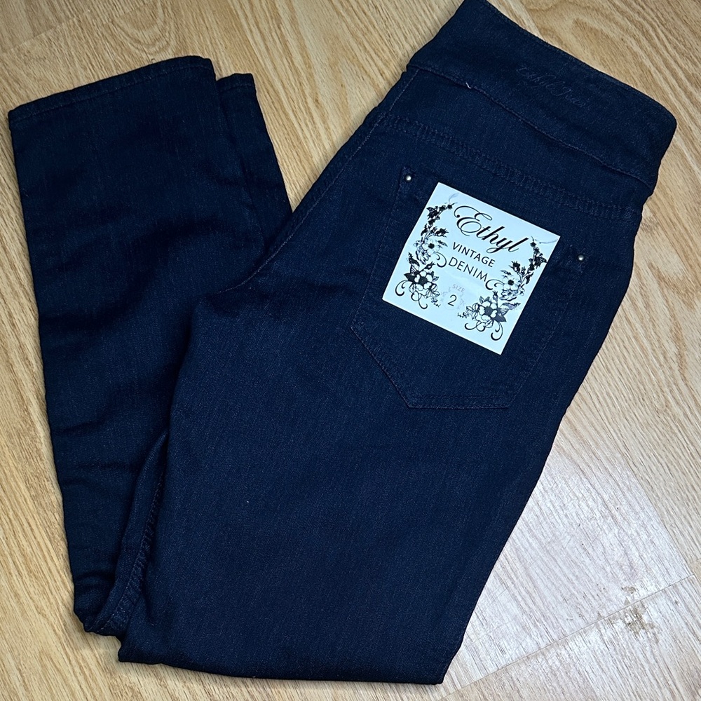 Ethyl Classic Denim Women's Jeans Pull on stretch size 2 NWT!